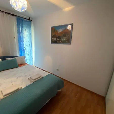 Apartment Pantos