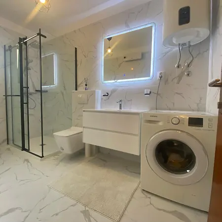 Apartment Pantos