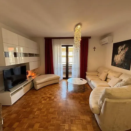 Pantos Apartment