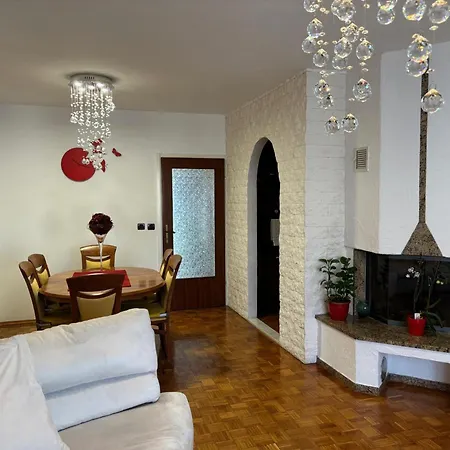 Apartment Pantos